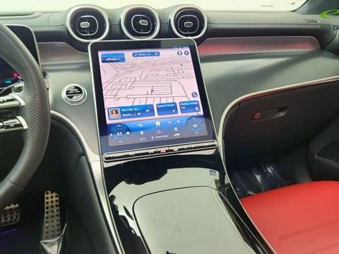 Used 2024 Mercedes-Benz GLC 300 4MATIC image 47