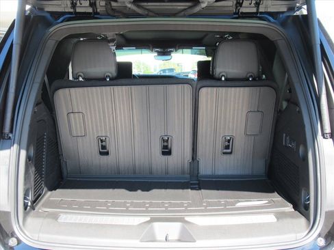 Used 2024 GMC Yukon Denali w/ Advanced Technology Package image 37