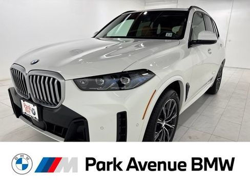 Used 2026 BMW X5 xDrive40i w/ M Sport Package AWD/4WD image 1