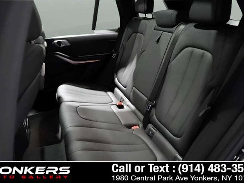Used 2022 BMW X5 xDrive40i w/ Premium Package image 37