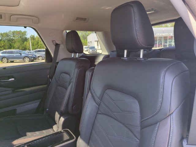 Used 2025 Nissan Pathfinder Platinum AWD/4WD image 30