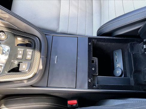 Used 2020 Jaguar F-TYPE R image 33