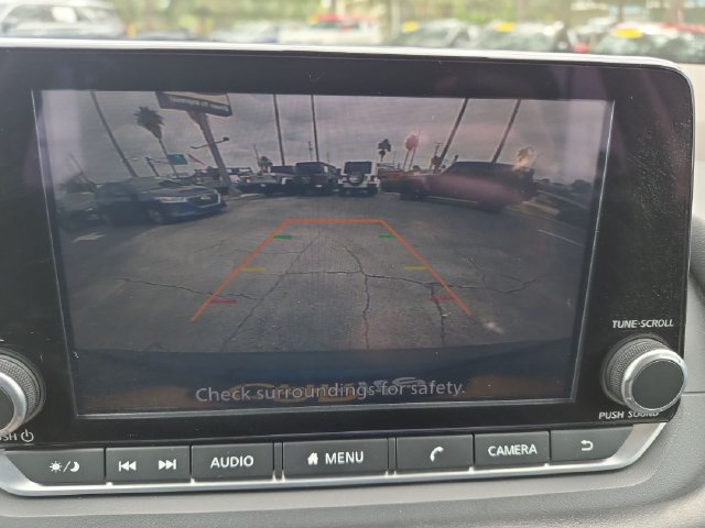 Used 2023 Nissan Rogue S AWD/4WD image 16