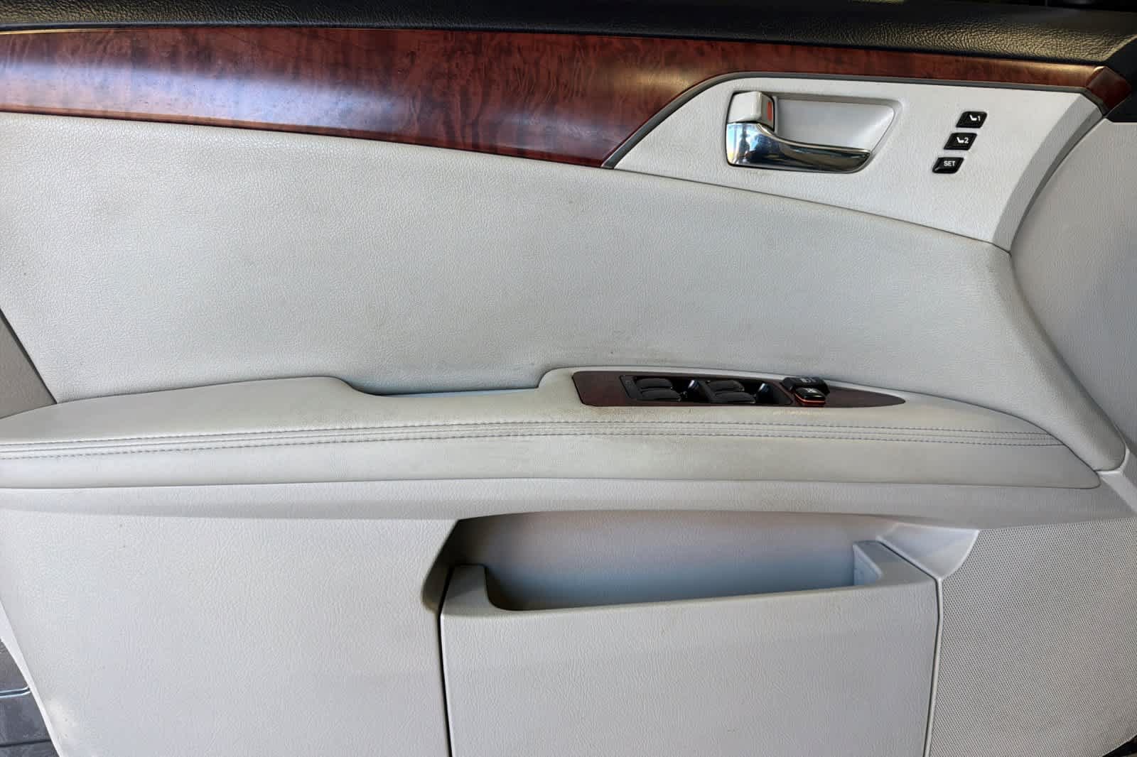 Used 2011 Toyota Avalon Limited FWD image 14