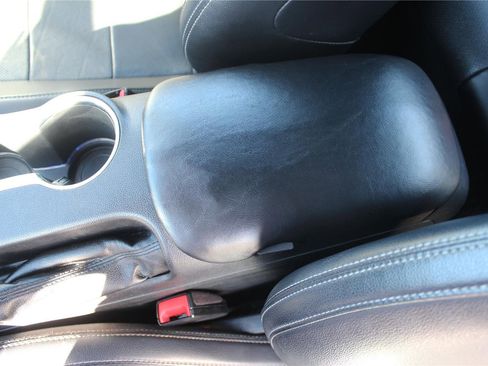 Used 2019 Ford Mustang Premium image 33