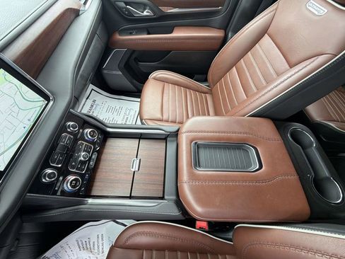 Used 2023 GMC Yukon XL Denali Ultimate w/ LPO, Floor Liner Package AWD/4WD image 27