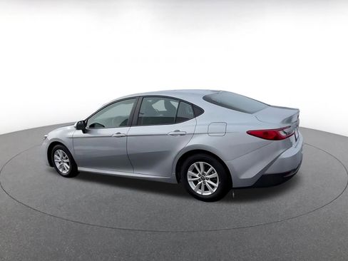 Used 2025 Toyota Camry LE image 10