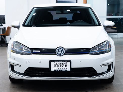 Used 2016 Volkswagen e-Golf SEL Premium image 2