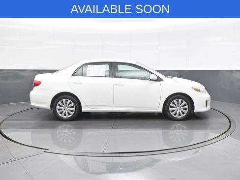 Used 2013 Toyota Corolla LE image 8