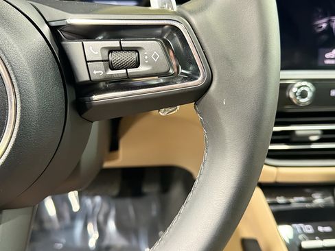 Certified 2026 Porsche Macan image 38