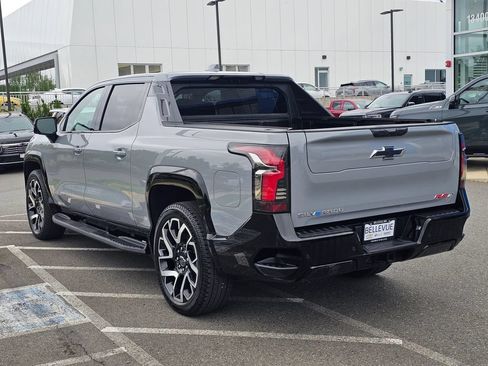 Used 2025 Chevrolet Silverado EV RST AWD/4WD image 3