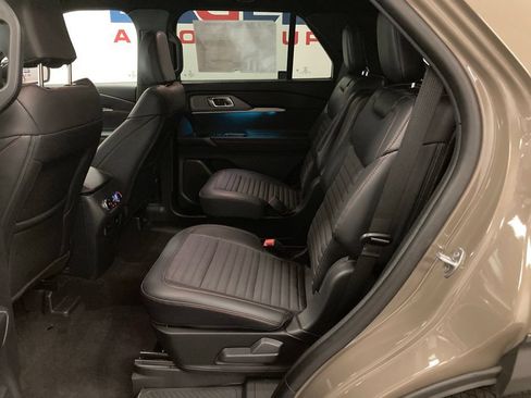 New 2026 Ford Explorer ST-Line w/ ST-Line Street Pack AWD/4WD image 32