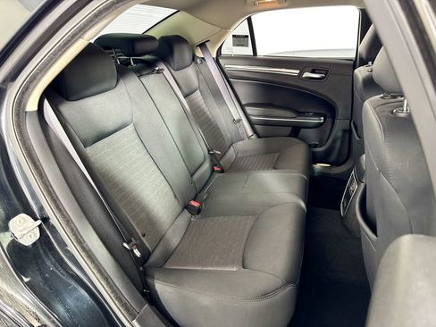 Used 2022 Chrysler 300 Touring w/ Sport Appearance Package image 27