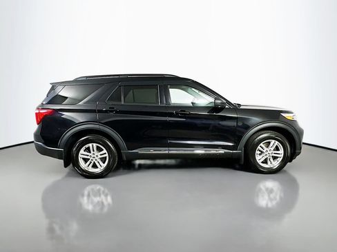 Used 2022 Ford Explorer XLT w/ Equipment Group 202A AWD/4WD image 7