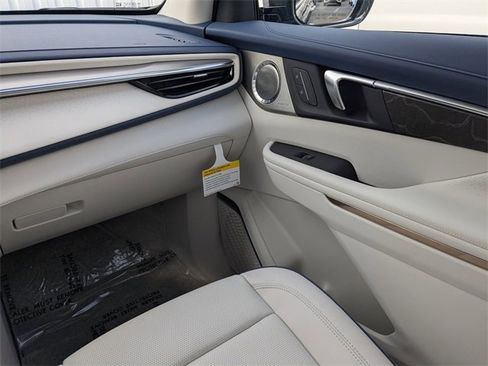 New 2026 Buick Enclave Avenir image 21