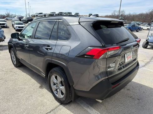 Used 2022 Toyota RAV4 XLE image 5