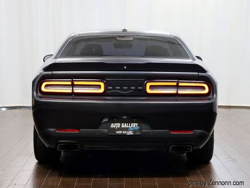Used 2019 Dodge Challenger R/T RWD image 17