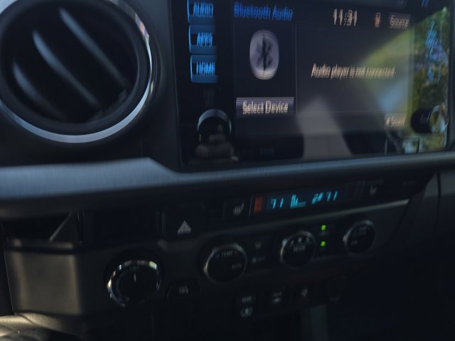 Used 2018 Toyota Tacoma TRD Off-Road w/ TRD Premium Off Road Package AWD/4WD image 10
