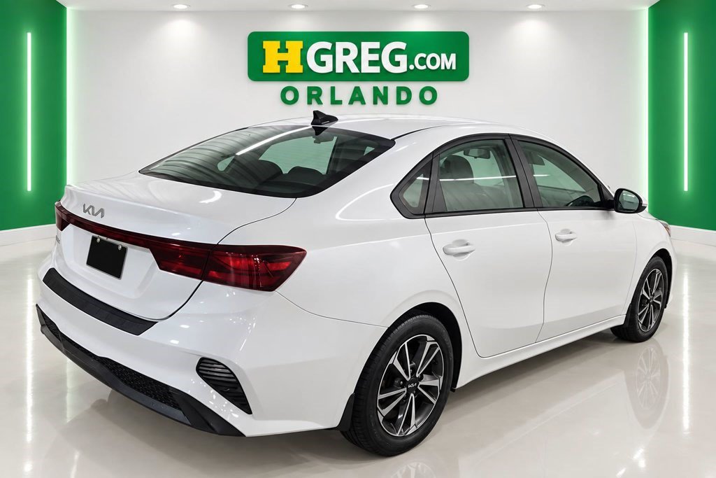 Used 2023 Kia Forte LXS w/ LXS Technology Package FWD image 4