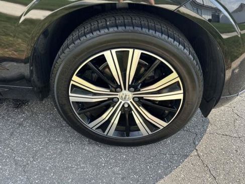 Used 2023 Volvo XC60 B5 Plus AWD/4WD image 6