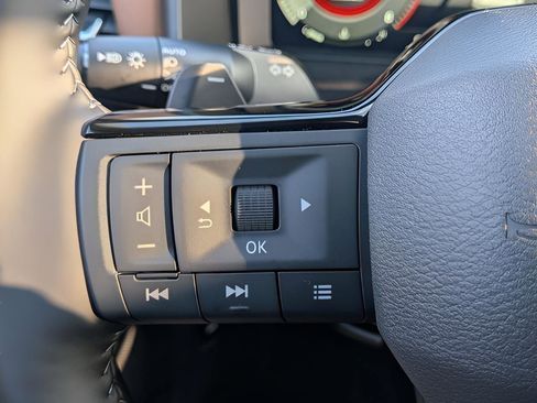 Used 2026 Nissan Rogue Platinum w/ Platinum Premium Package AWD/4WD image 14