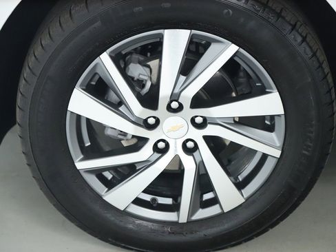 Used 2023 Chevrolet Equinox Premier image 37