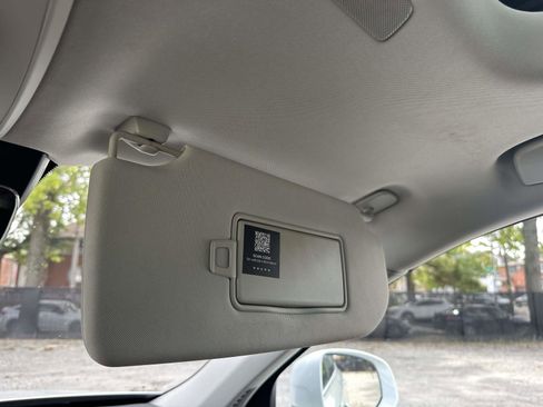 Certified 2022 Volvo XC90 T6 Momentum w/ Climate Package image 32