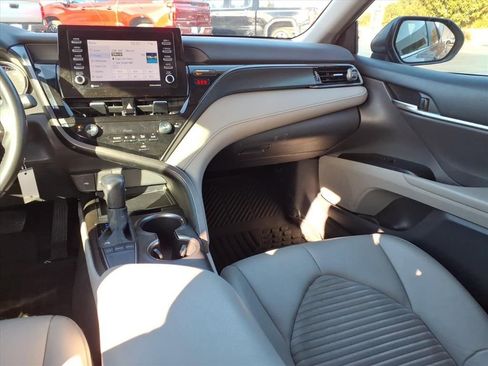 Used 2023 Toyota Camry SE image 14