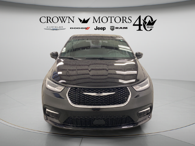 Used 2025 Chrysler Pacifica Select FWD image 10