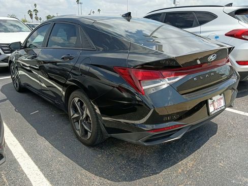 Used 2023 Hyundai Elantra SEL w/ Convenience Package image 4