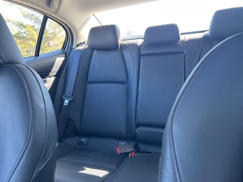 Used 2025 MAZDA MAZDA3 s image 27