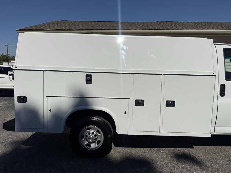 Used 2021 Chevrolet Express 3500 w/ Power Convenience Package RWD image 33