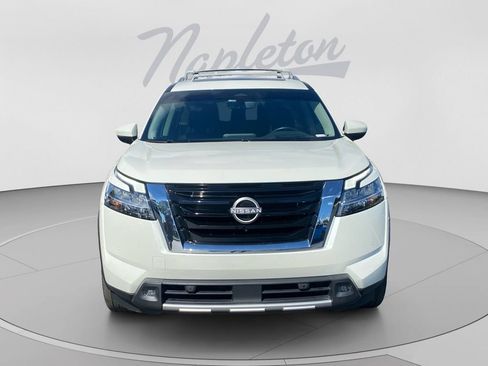 Used 2023 Nissan Pathfinder Platinum FWD image 9