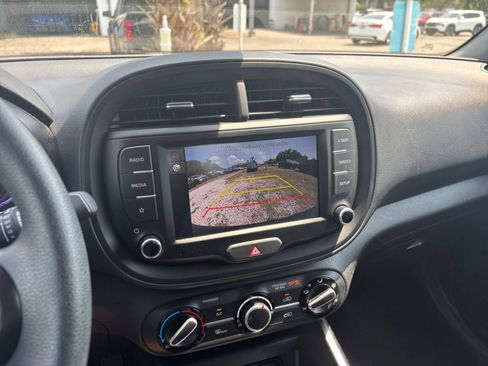 Used 2025 Kia Soul LX w/ LX Technology Package image 23