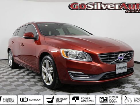Used 2015 Volvo V60 T5 Premier image 1