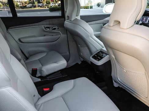 Used 2024 Volvo XC90 B6 Plus AWD/4WD image 20