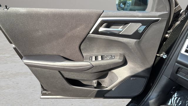 Used 2025 Mitsubishi Outlander ES FWD image 17