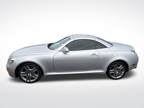 Used 2007 Lexus SC 430 Convertible RWD image 2