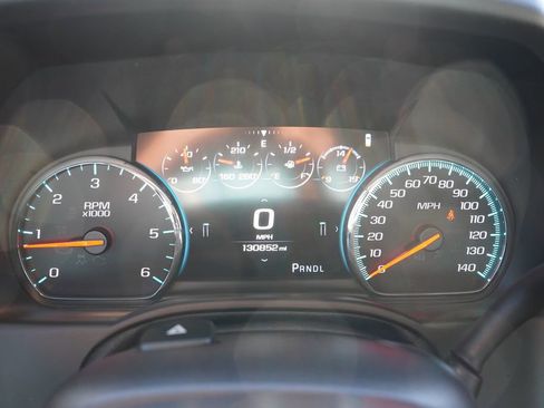 Used 2019 Chevrolet Suburban Premier AWD/4WD image 39