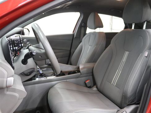 Used 2021 Hyundai Elantra SEL w/ Convenience Package image 7