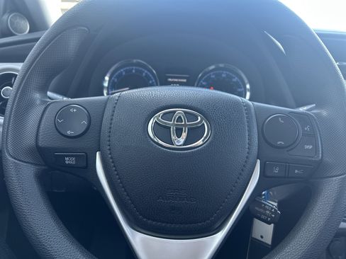Used 2017 Toyota Corolla LE image 17
