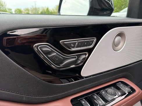 New 2026 Lincoln Aviator Reserve AWD/4WD image 21