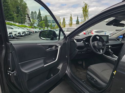 Used 2022 Toyota RAV4 XLE w/ Convenience Package AWD/4WD image 21
