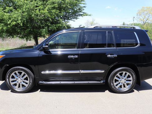 Used 2014 Lexus LX 570 4WD image 9