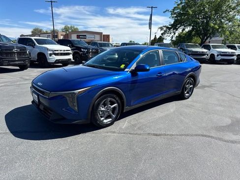 Used 2025 Kia K4 FWD image 3