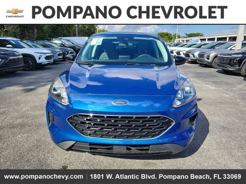 Used 2022 Ford Escape SE w/ SE Sport Appearance Package image 8