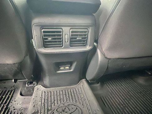 Used 2021 Toyota RAV4 XLE image 20