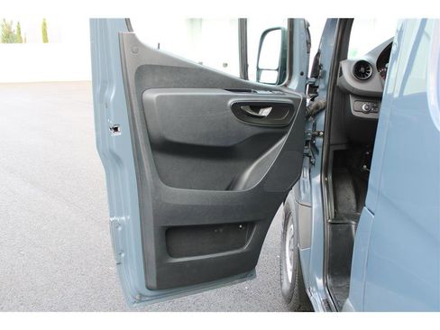 Used 2019 Mercedes-Benz Sprinter 144 image 6