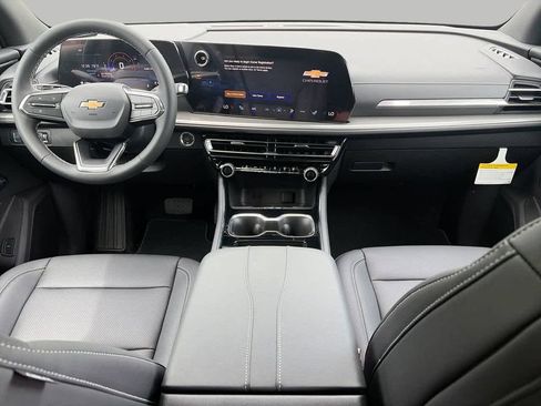 Used 2026 Chevrolet Traverse LT w/ Driver Confidence Package FWD image 11