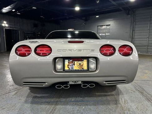 Used 2002 Chevrolet Corvette Coupe w/ Preferred Equipment Group2 RWD image 4
